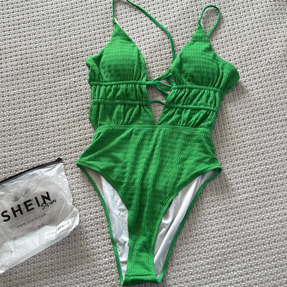 NWT Cute SHEIN women’s bathing suit.